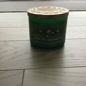 Bath and Body Works 3 wick candle - under the Christmas tree scent